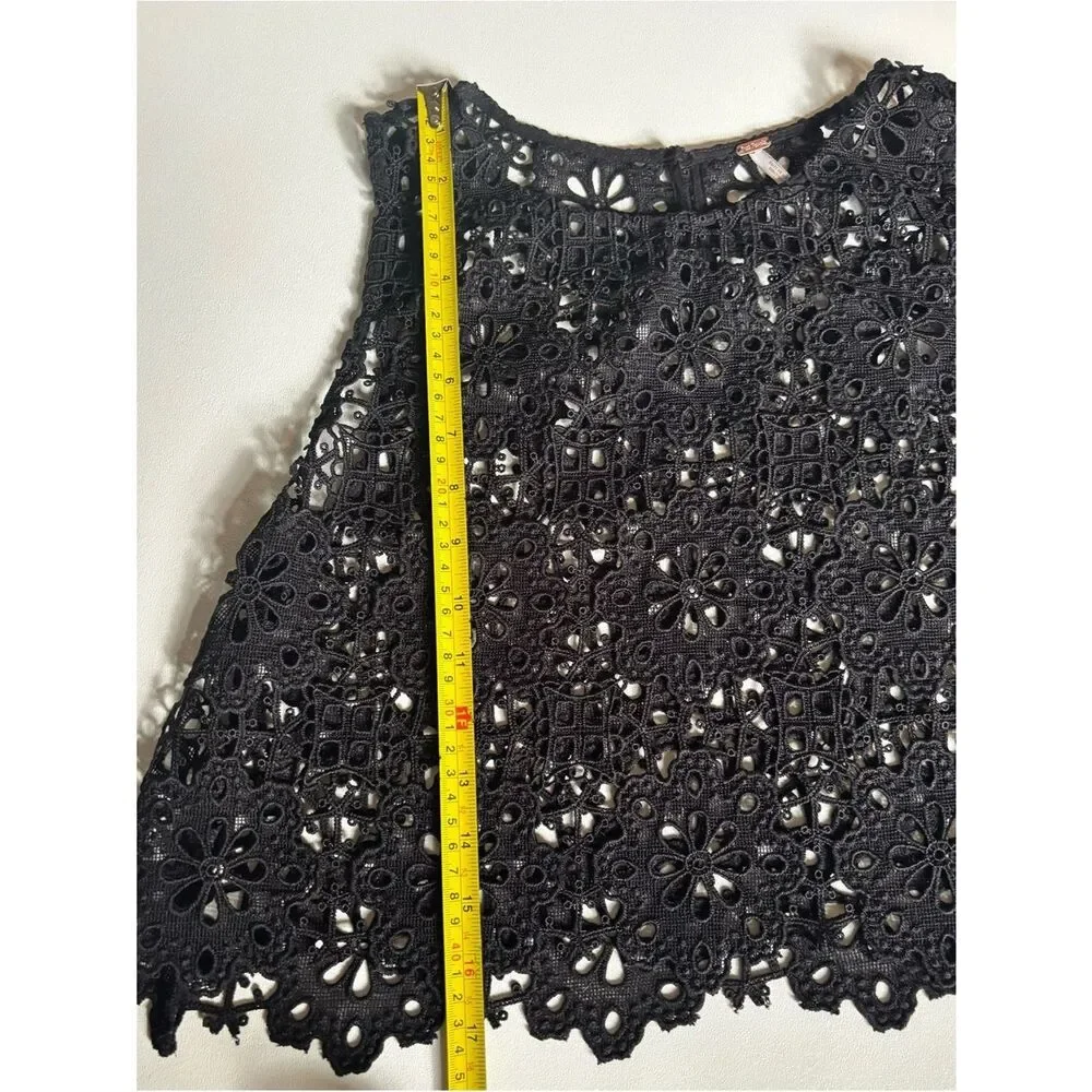 Rare~ Free People Black Crochet Floral Lace Tank Size XS
